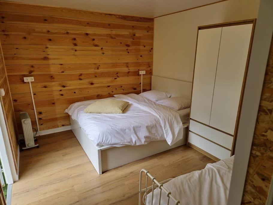 3 Bedroom Chalet On Camping Gt Balen Екстериор снимка